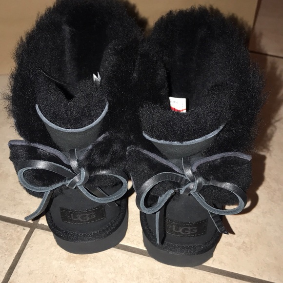 classic double bow mini uggs